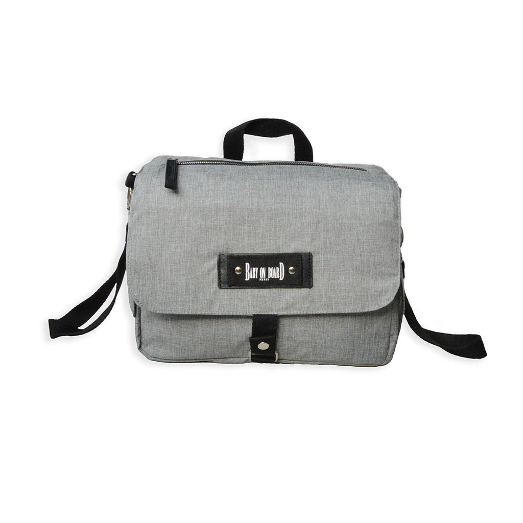 Miniz' Bag Grey Baby on Board, une version élégante et pratique du mini sac à langer en coloris gris clair.